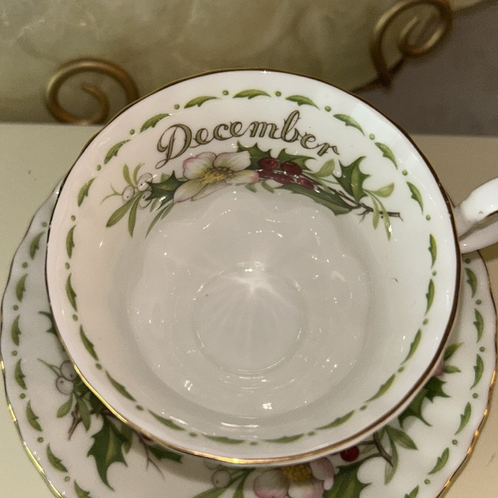 Royal Albert December Bone China Tea Cup & Saucer - Picture 4 of 11